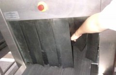 X光安檢機(jī)為什么配有鉛簾？