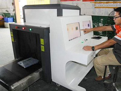 快遞安裝X光安檢機(jī)